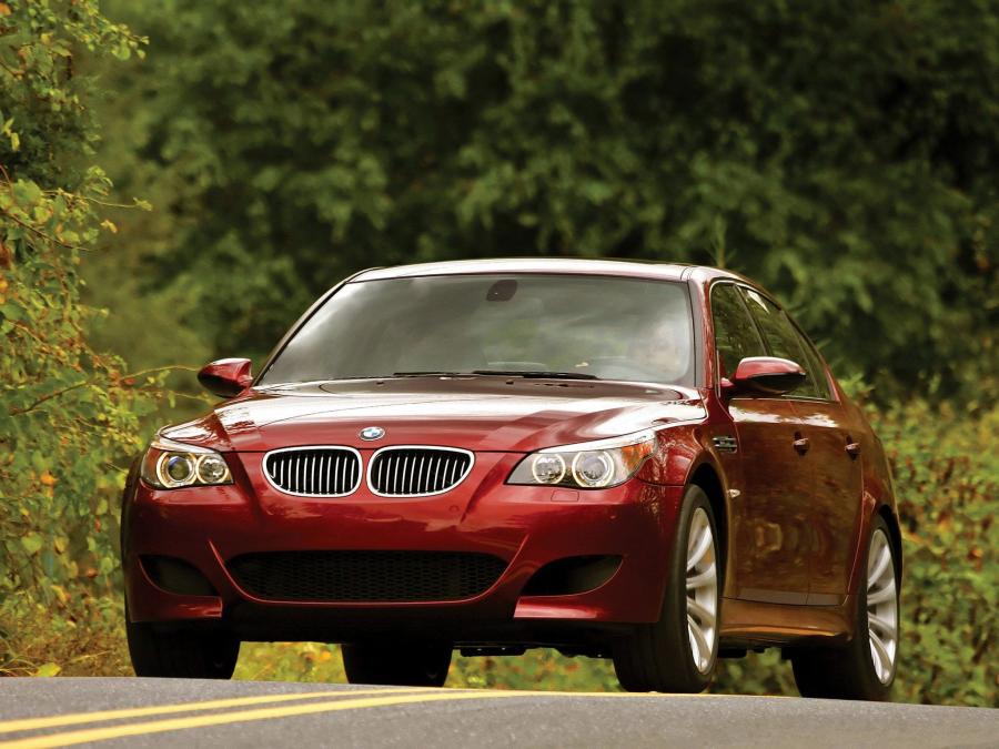  BMW M5 2005 года  (US) (фото 27 из 35)